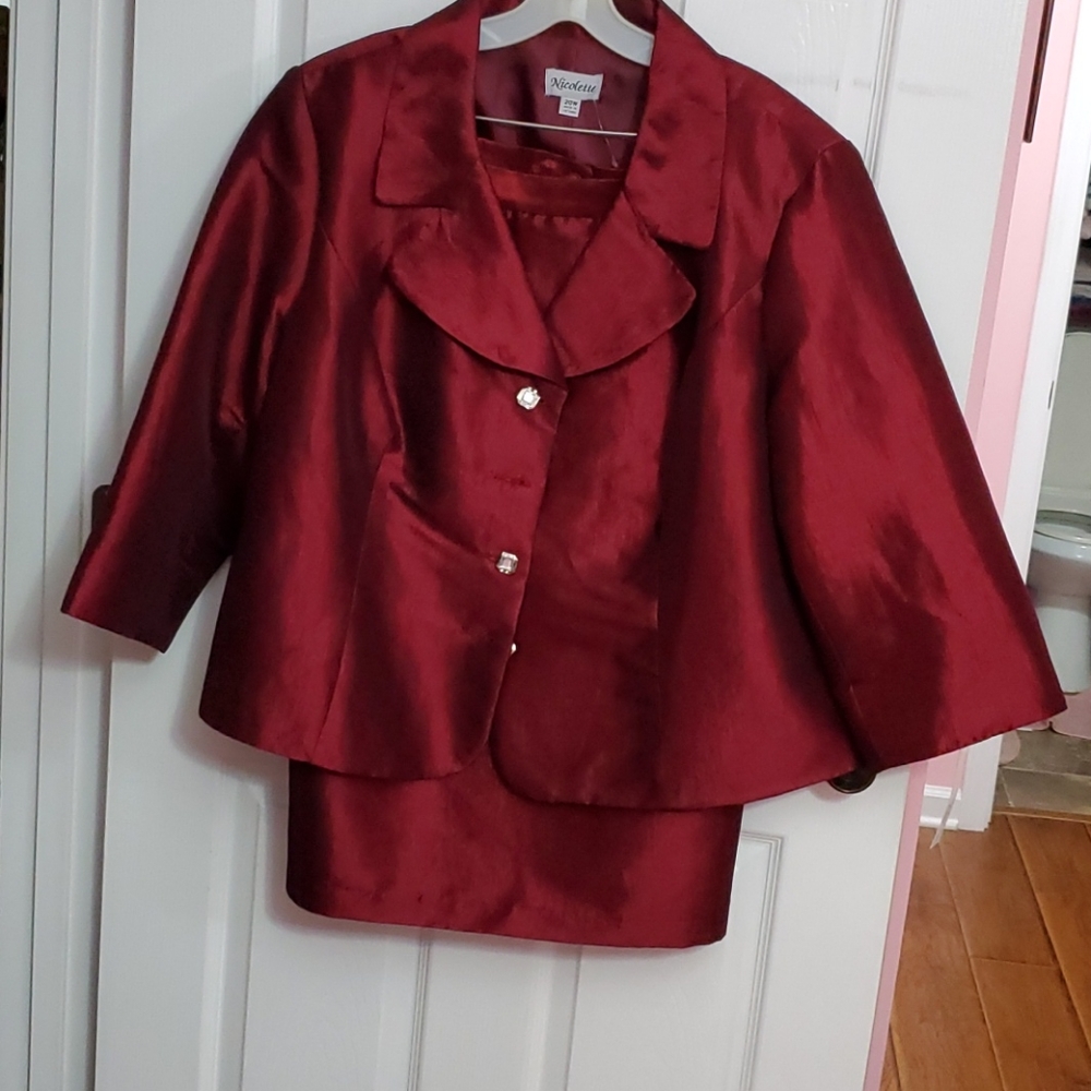 COPY - Skirt suit